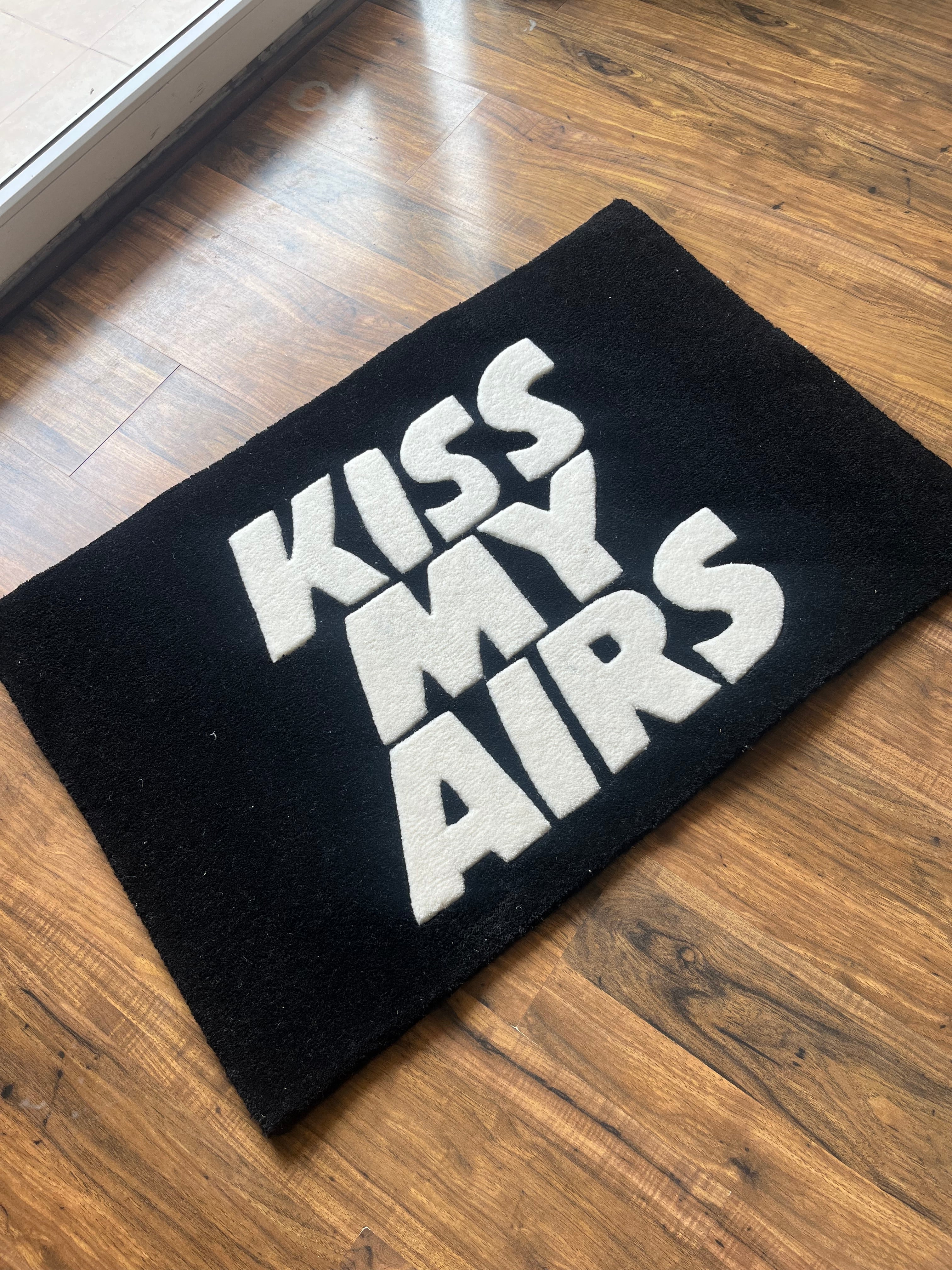 Kiss My Airs Rug