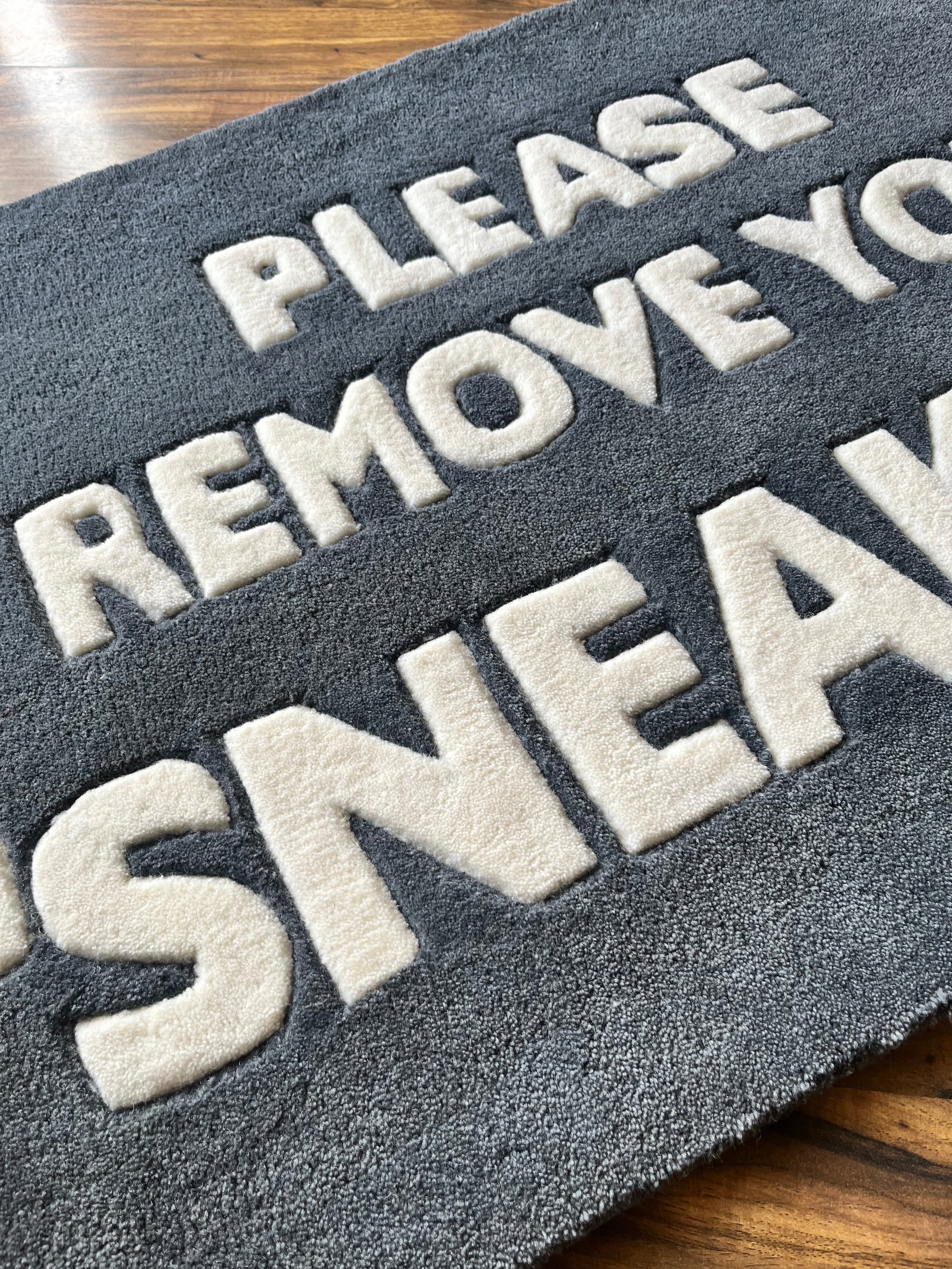 Remove your Sneakers Rug